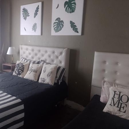 La Familia 2 Apartment Езейза Екстериор снимка