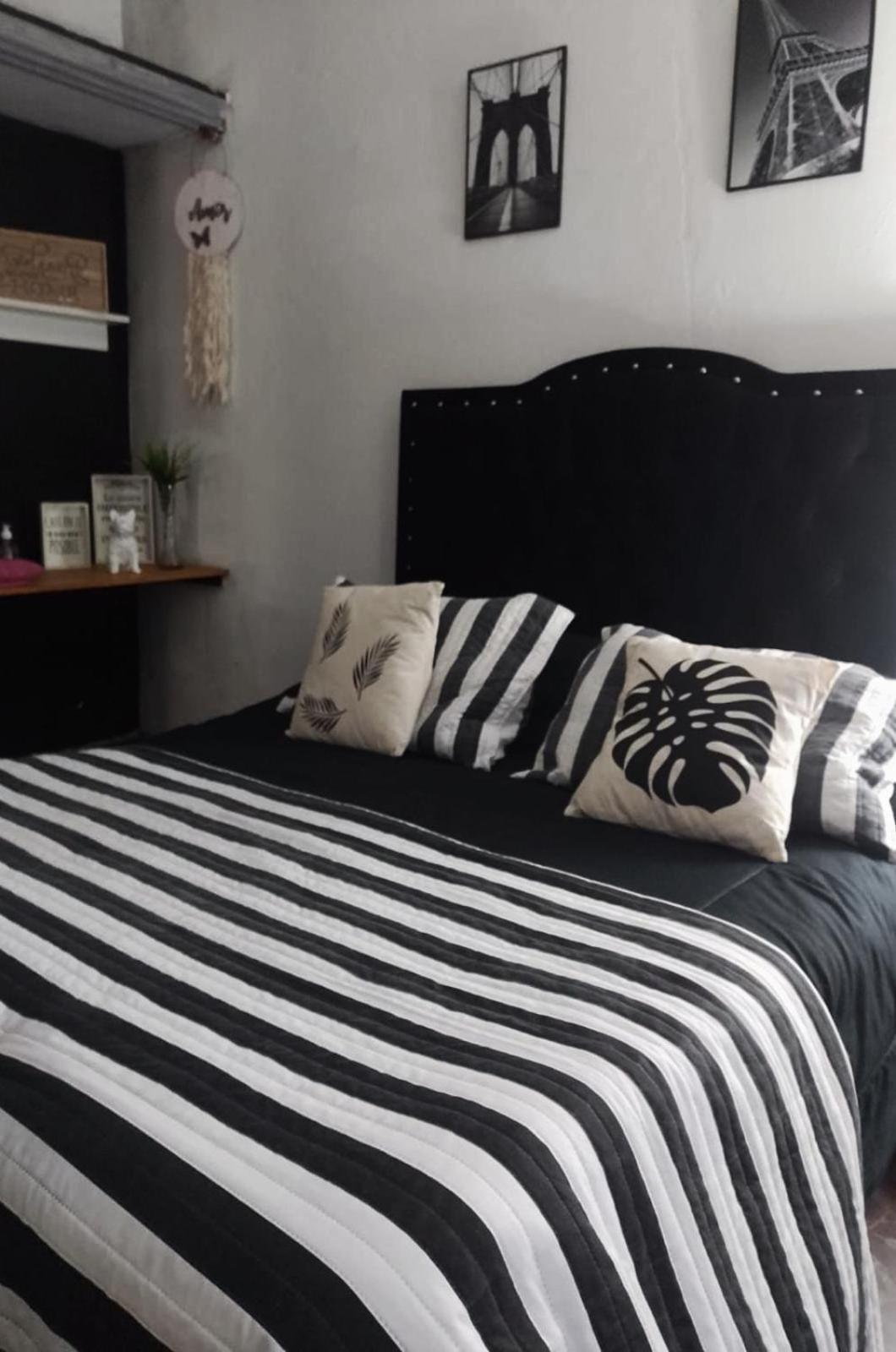 La Familia 2 Apartment Езейза Екстериор снимка